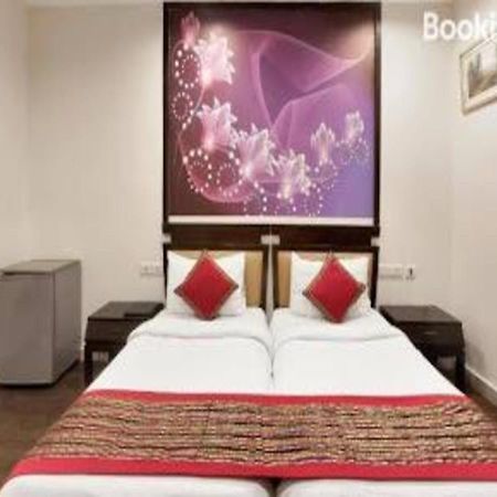 Hotel Loto - Sector 66 Noida Zewnętrze zdjęcie