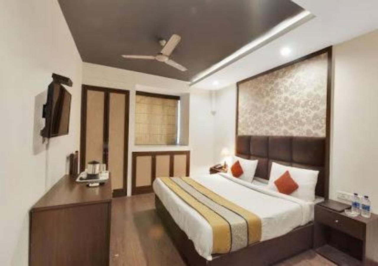 Hotel Loto - Sector 66 Noida Zewnętrze zdjęcie