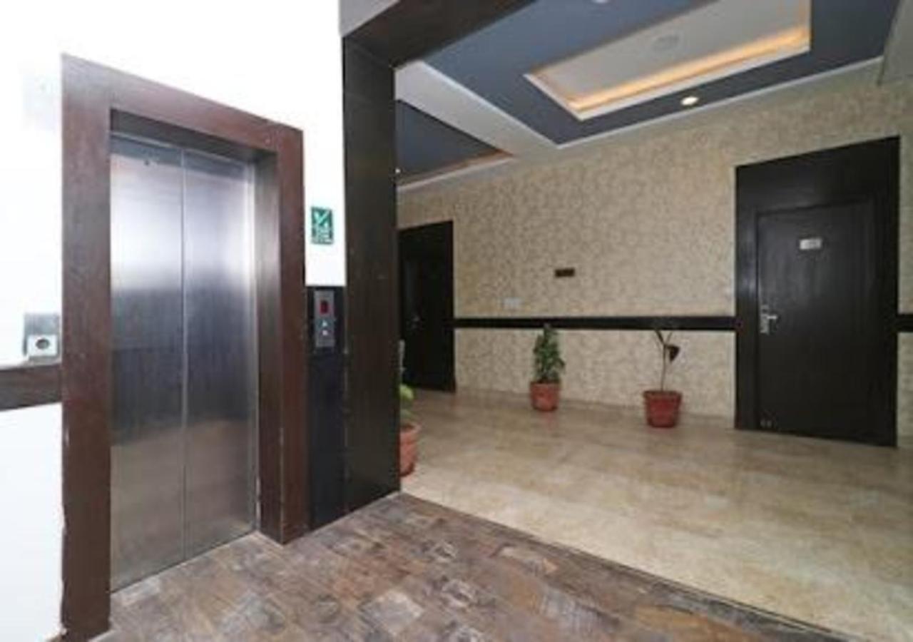 Hotel Loto - Sector 66 Noida Zewnętrze zdjęcie